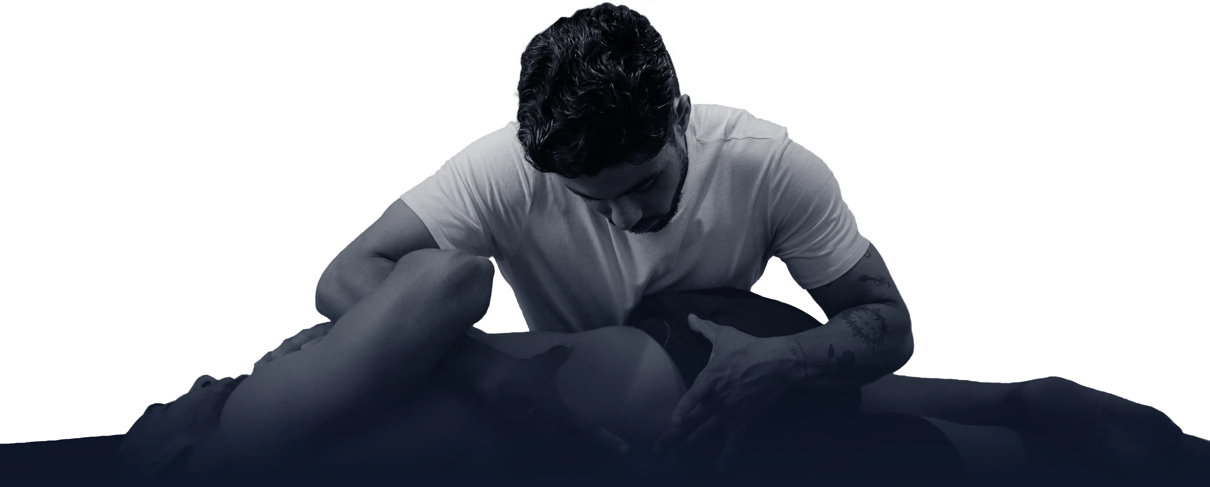 Dr. César realizando tratamento no paciente